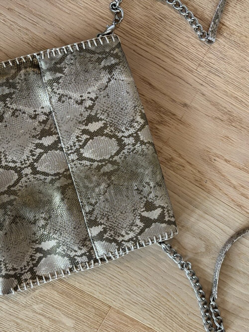CHICO's SNAKESKIN EMBOSSED FAUX LEATHER CROSSBODY METALLIC CHAIN SNAKE GOLD BAG